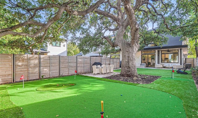 South Manchaca Casa | Custom New Build Central Austin Home Mins to DT