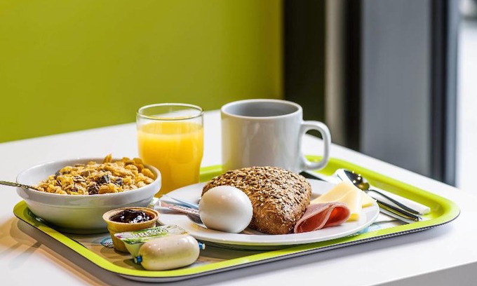 Dommartin-les-Cuiseaux Hotel | ibis budget Dommartin-lès-Cuiseaux