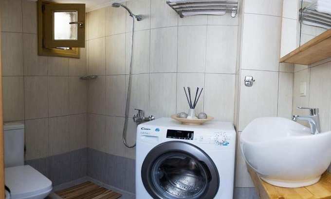 Agios Pavlos Apartamento | Quiet Urban Studio with Private Backyard