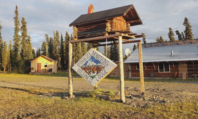 Nabesna Cabina | Wrangell Mountains Wilderness Lodge