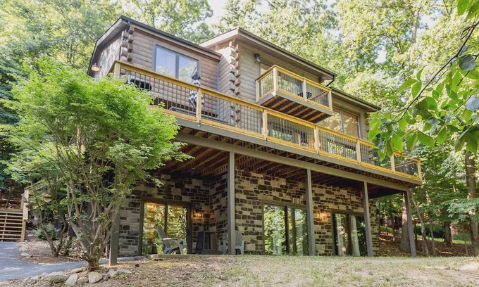 Massanutten Casa | Stunning and Expansive 15 bedrooms Situated Close to Ski Slopes