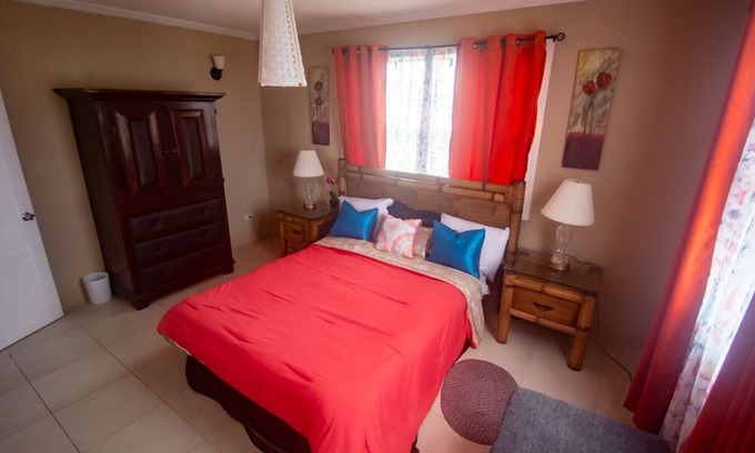 Fortescue Apartamento | 1 bdrm apartment with atlantic ocean views, beach 4mins