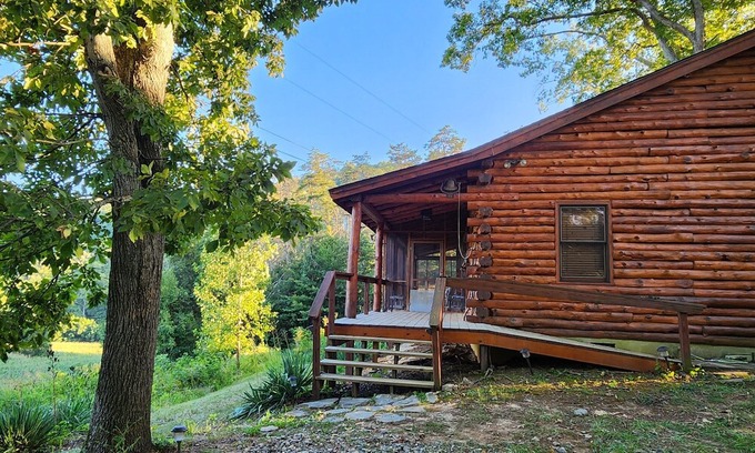 Eagle Rock Cabina | River's Bend Cabin Offers Solitude and Play on the Upper James River