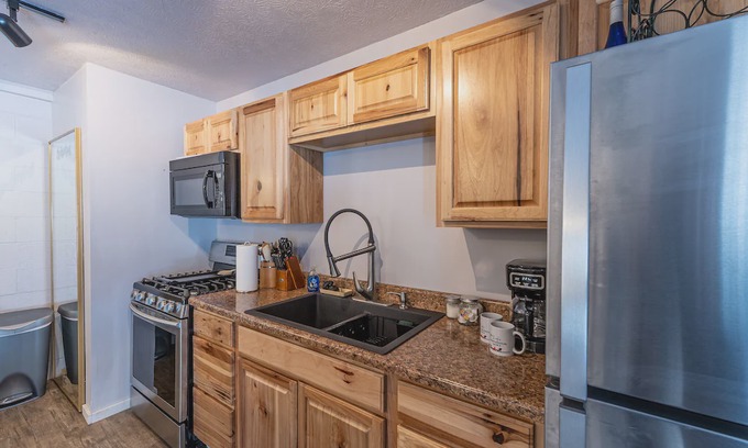 Summersville Apartamento | Sunset Suite at Lake Sometimes!
