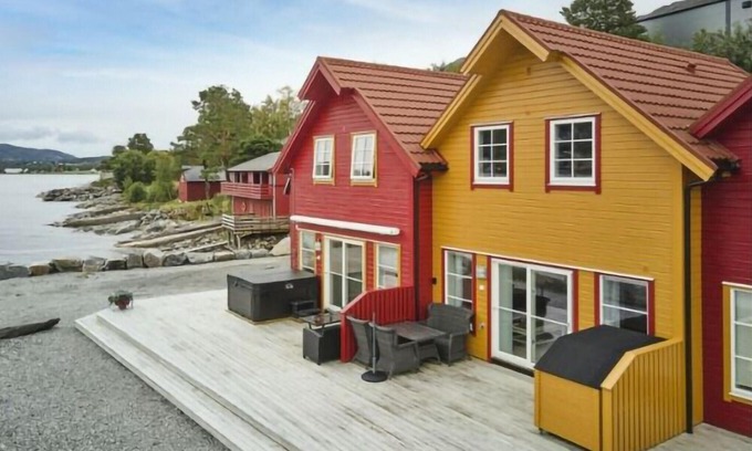 Eidsvag Casa | Stunning home in Eidsvåg i Romsdal