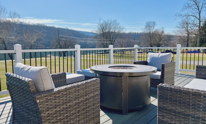 Bakerton Casa | Riverfront House in Harpers Ferry