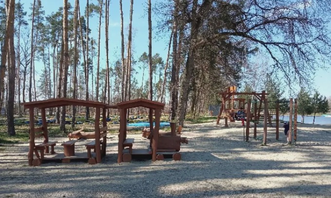 Hradec Kralove Casa | Beautiful apartment in villa for 12 guests with WIFI, TV, patio, pets allowed and parking