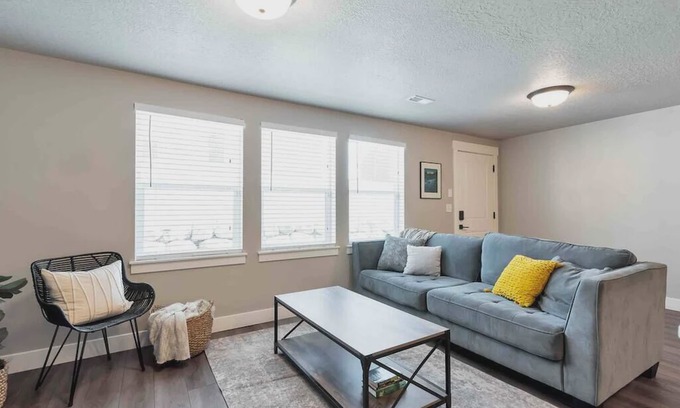 Vineyard Apartamento | Sleepy Ridge Apt in Vineyard/Orem (Sleeps 6)
