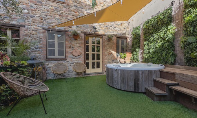 Colle di Compito Casa | Stunning Home In Capannori With Jacuzzi
