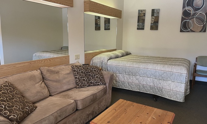 Calabogie Hotel | Calabogie Motor Inn