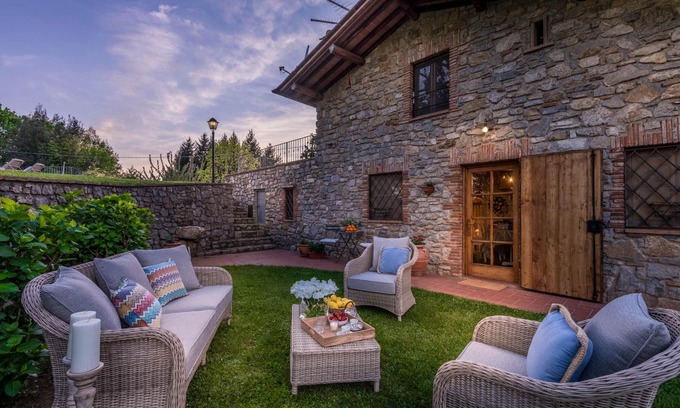Pescaglia Villa | Grumo Farmhouse with Private Pool and View near Lucca