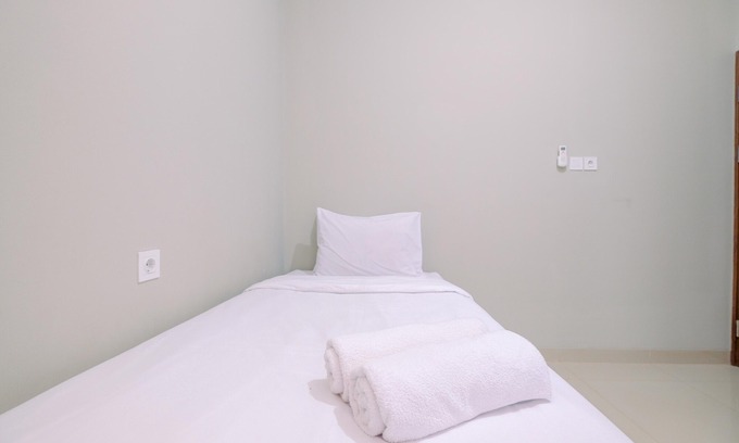 Kedungmanggu Hotel | Modern Look 1BR at LRT City Sentul - Royal Sentul Park Apartment