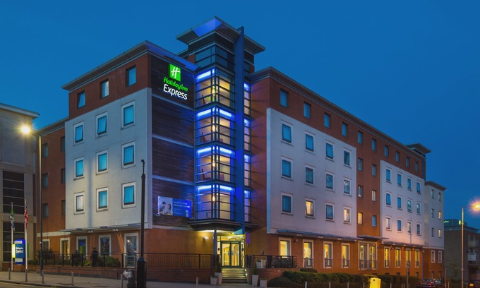Stevenage Hotel | Holiday Inn Express Stevenage by IHG