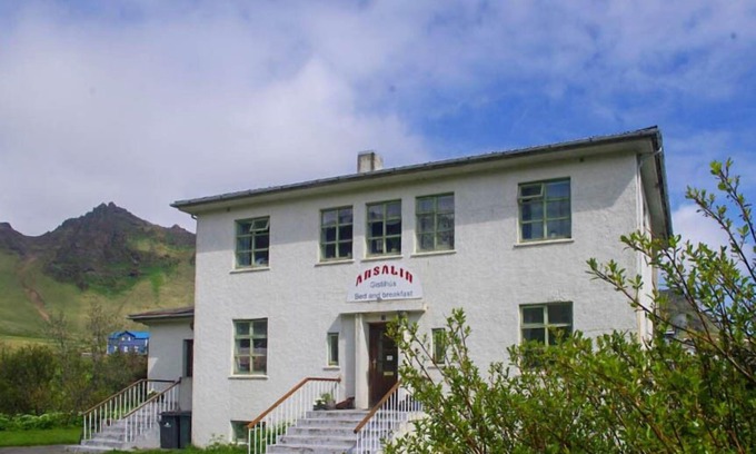 Myrdalshreppur Casa | Arsalir Guesthouse Vik B&B