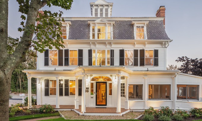 Yarmouth Port Hotel | Chapter House
