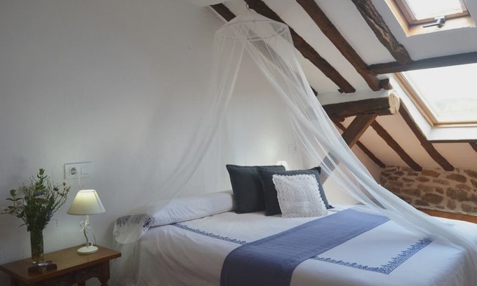 Navarredonda de Gredos Casa | Hostal Refugio De Gredos
