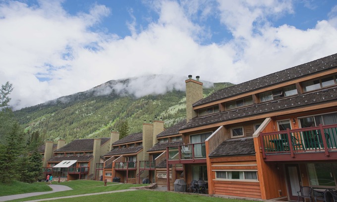 East Kootenay Hotel | Panorama Vacation Retreat at Horsethief Lodge