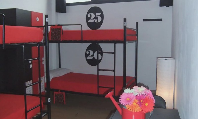 Deustuko San Pedro-Erribera Hostal | Bilbao Akelarre Hostel