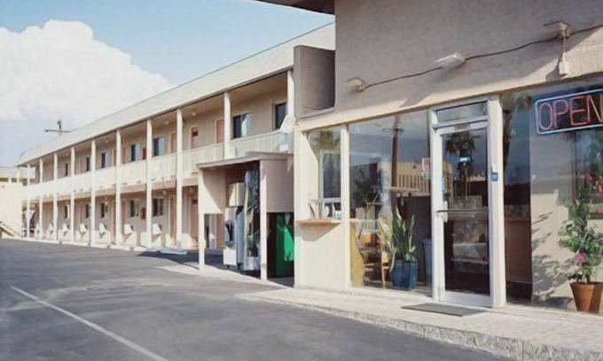 Feldman's Hotel | Stone Inn Extended Stay U of A