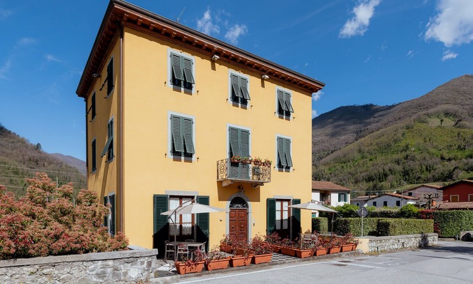 Diecimo Cama Y Desayuno | Lucca Franco's Villa