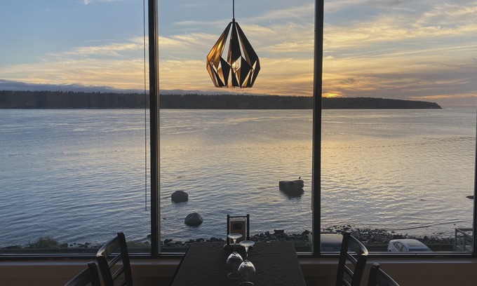Campbell River Hotel | Anchor Inn and Suites