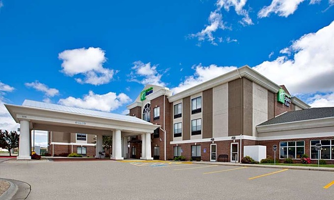Buffalo Hotel | Holiday Inn Express Buffalo By IHG