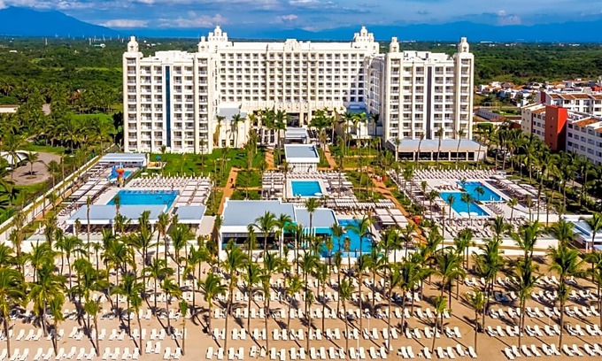 Flamingos Hotel | Riu Vallarta - All Inclusive
