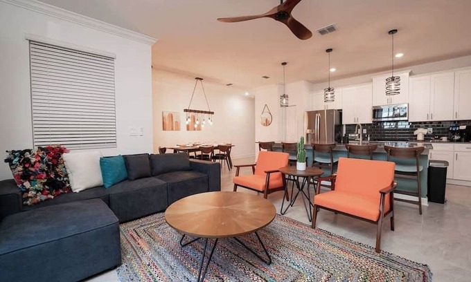 Kissimmee Casa | TH 4Br walking distance to Club
