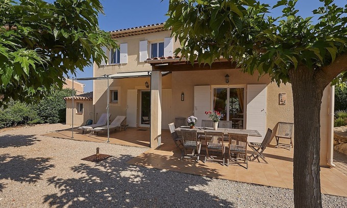 Nans-les-Pins Villa | Villa con lavavajillas, en un entorno verde