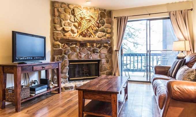 Glenwood Grove - North Iris Condominio | All-Inclusive luxury condo close to downtown Boulder Colorado