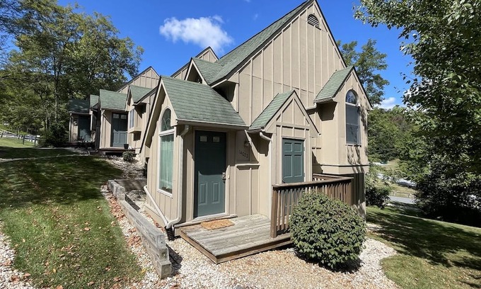 Mercersburg Casa | 14022 Maple Way - Townhome at Blairs Ridge