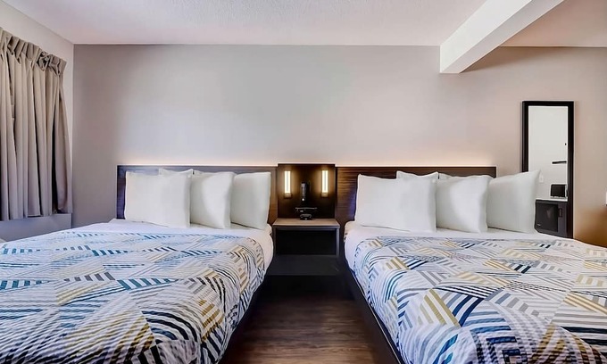 Rock Springs Casa | Ideal Mix of Comfort and Value! 3 Units with Free Parking, Pets are Allowed