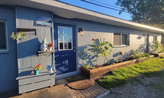 Fenton Apartamento | Tiny Home Living on Lake Fenton