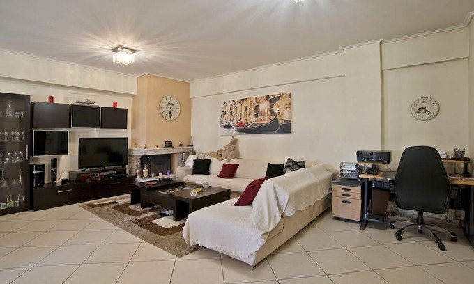 Khalandrion Apartamento | Paradeisos Modern, 2BR, 2BA, Fully Equipped