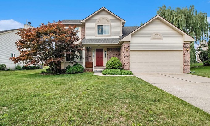 Ann Arbor Casa | Michigan's 1-3Mi Steals the Spotlight at Ann Arbor's Iconic 'Big House