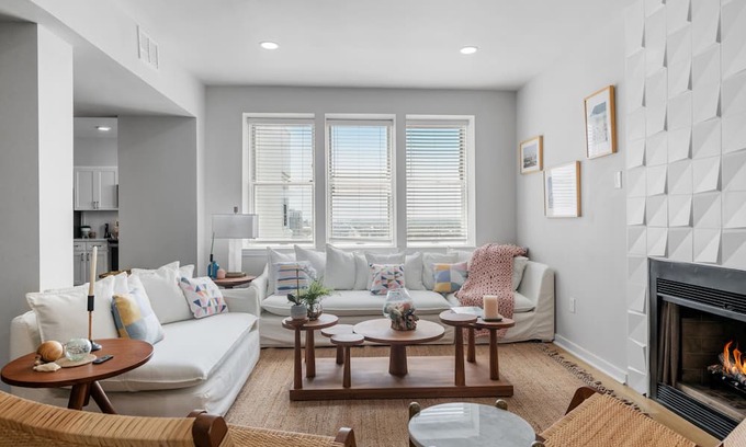Virginia Beach Apartamento | The Mayflower - Luxury Beachside Penthouse #1603