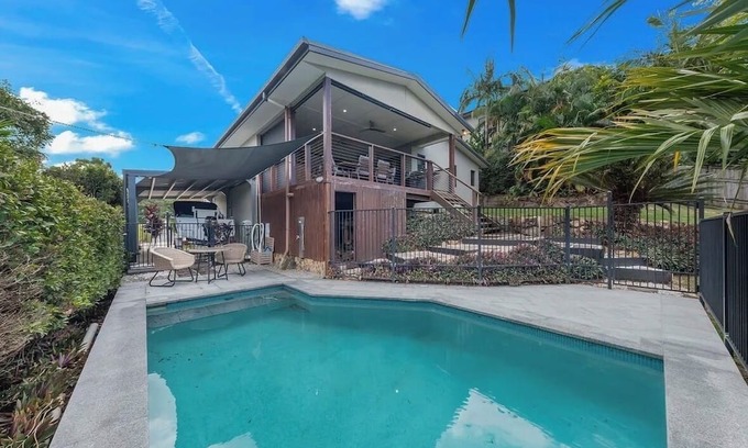 Cannonvale Casa | Coastal Elegance , Gateway to the Whitsundays -per friendly– Min 3-Month Stay