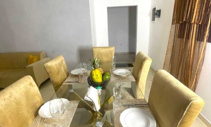 Luanda Apartamento | House with private security and breakfast included 20 min. from Int. Airport.