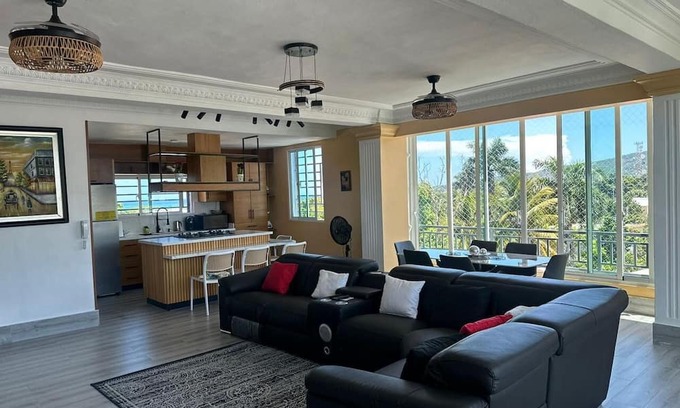 Barahona Apartamento | 3-bedroom apartment in awesome Barahona with AC
