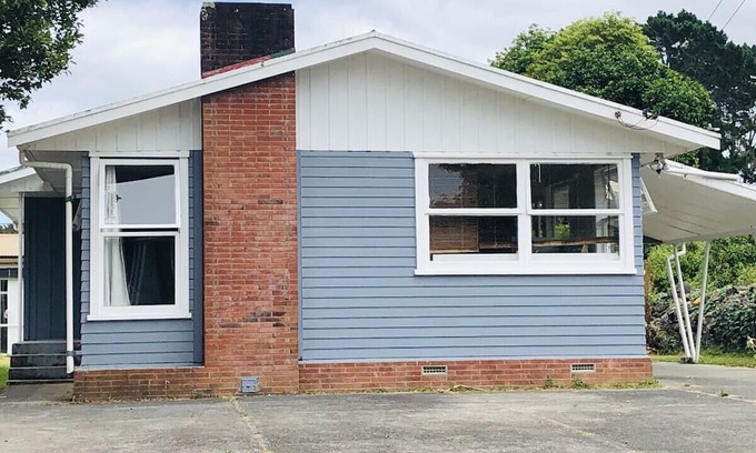 Mount Albert Casa | 3-Bedroom House - 30 Laurel St