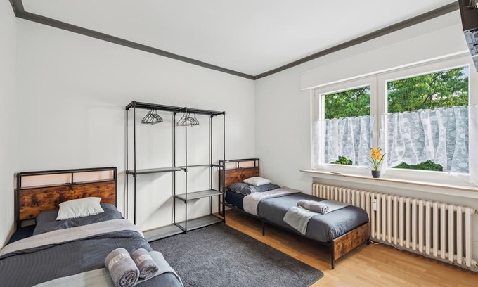 Velbert Apartamento | Good location, ideal for fitters, trade fair guests, 3 bedrooms, SmartTV