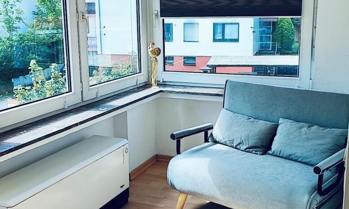 Friedrichsdorf Apartamento | Top floor apartment with conservatory perfect for a couple or one person