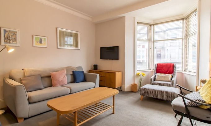 Cullercoats Apartamento | Pass the Keys | Charming Seaside Retreat | 2BR Flat in Cullercoats