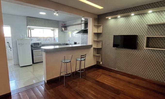 Novo Eldorado Apartamento | Spacious apartment, 3 bedrooms, air conditioning. 6 km from MRV Arena, 4 km from Eldorado Metro Station.