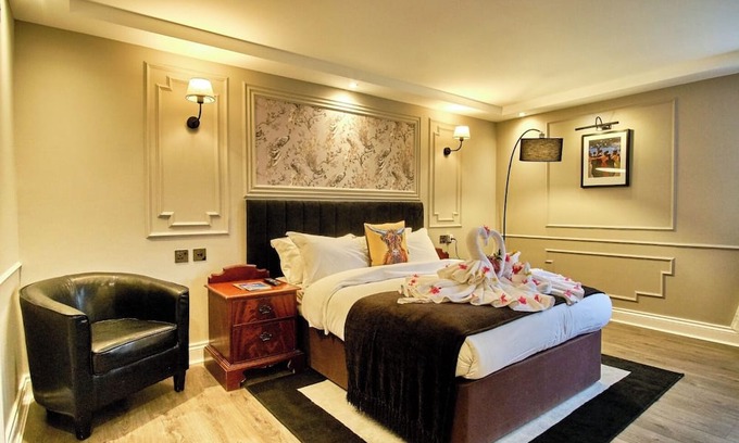 Tyndrum Hotel | Serene Highland Stay + Breakfast, Games & Gardens by Loch Lomond Park Trails