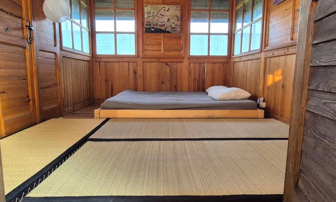 Velvary Casa | Unique and Private Country House with Sauna, Jacuzzi and Hawaiian Hothouse Spa!