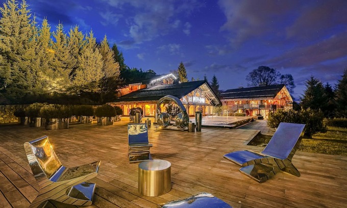 Demi-Quartier Chalet De Esquí | Exclusive Chalet Demi-Quartier · Mont Blanc View