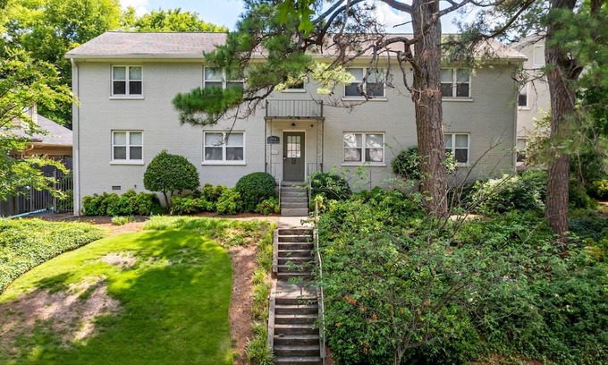 Brookwood Condominio | 15 Standish Ave NW