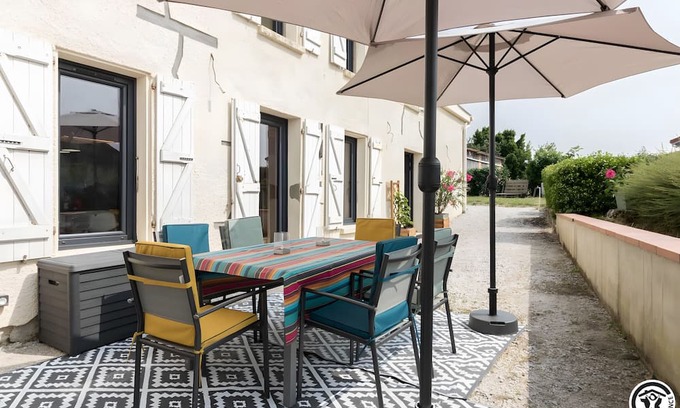 Caraman Casa | Holiday Home 'Les Echaunes' with Private Terrace, Wi-Fi and Air Conditioning