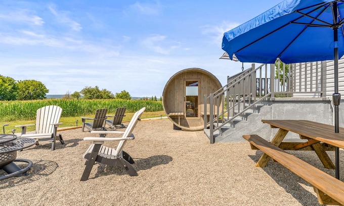 Town of Milo Casa | Sleeps 12 | Game Room | Sauna | Firepit | Wineries